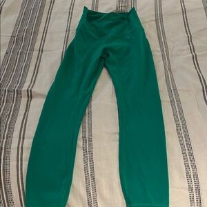 Women’s green Lululemon leggings